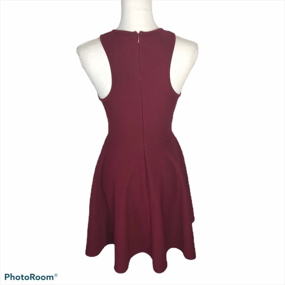 Lulu’s Red Wine Textured Waffle Fit & Flare Dress Small - Picture 4 of 8